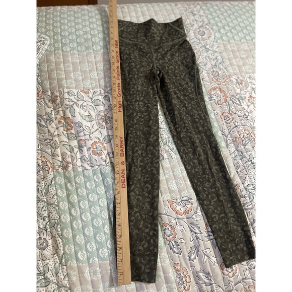 Lululemon Base Pace High Rise Running Tight Green Camo Women's Size 2 Leggings - Picture 2 of 11